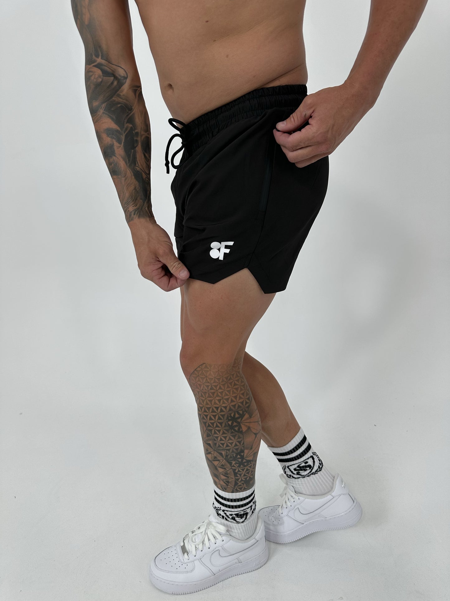 MEN'S LOGO PRINT LIFT SHORTS.